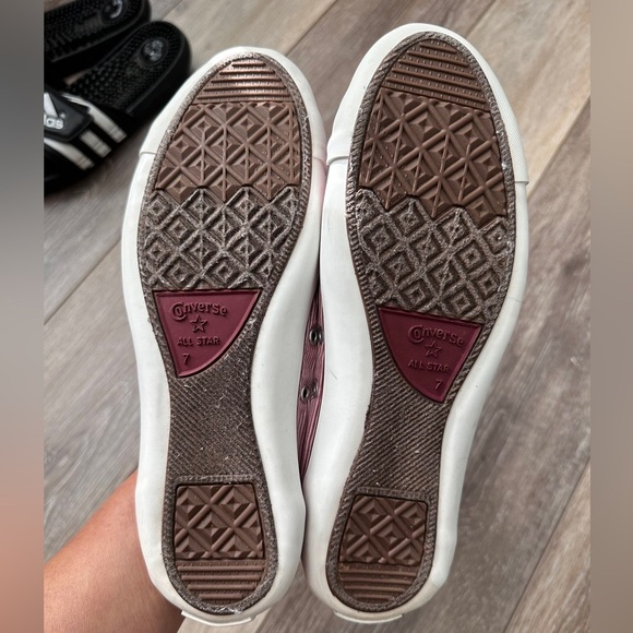 🛍️ Converse white and Red striped Size 7 great condition clean - Picture 6 of 9